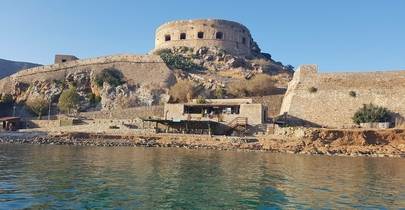 Elundos miestelis ir išvyka į Spinalongos salą 